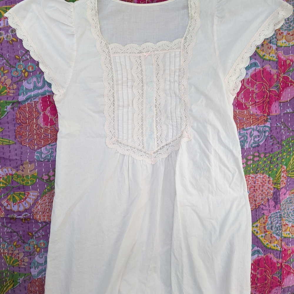 Vintage White Lace Trim Nightgown